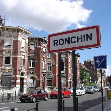 Grande Chambre + Chambre D'Appoint Hotel Ronchin Kültér fotó