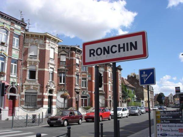 Grande Chambre + Chambre D'Appoint Hotel Ronchin Kültér fotó